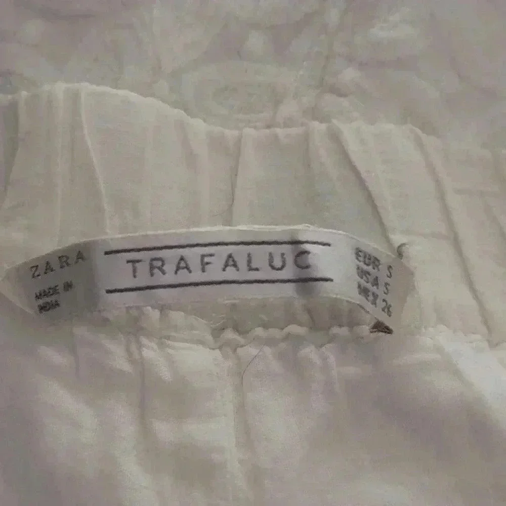Zara Trafaluc Crochet Lace Pull On Cream White Cheeky Shorts - Picture 9 of 9